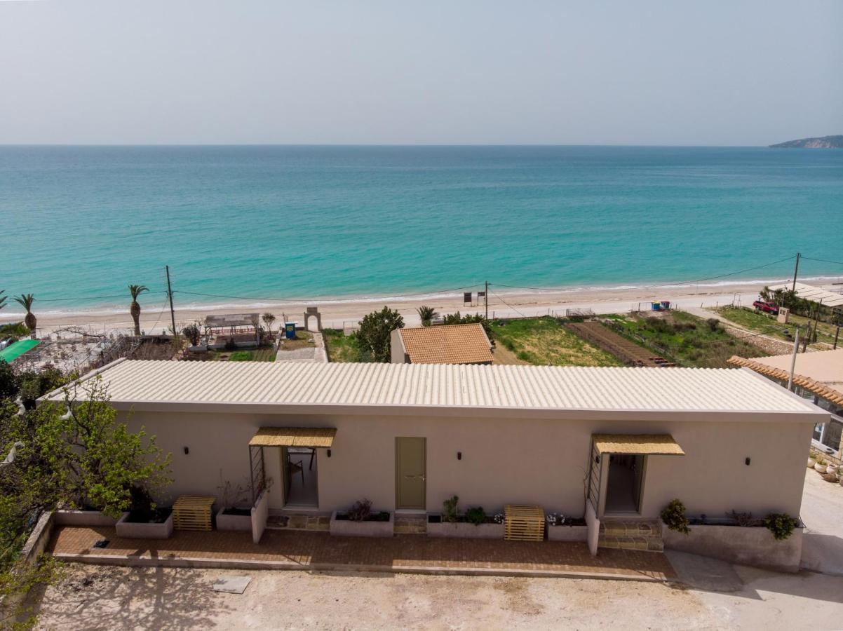 Thea Beachfront Suites In Lourdas Beach 劳德哈塔 外观 照片