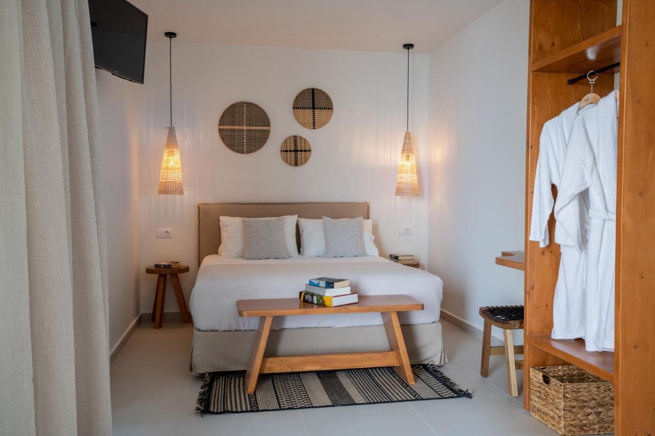 Thea Beachfront Suites In Lourdas Beach 劳德哈塔 外观 照片
