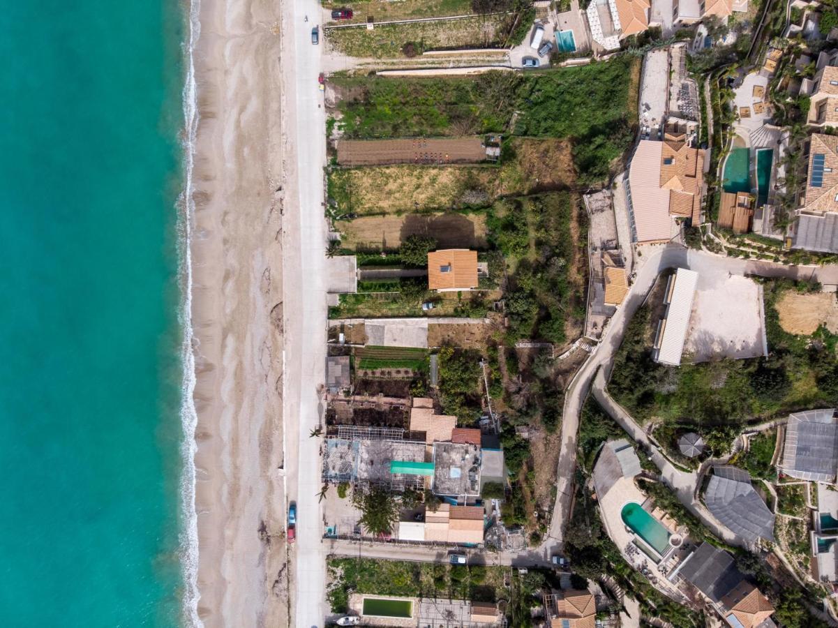 Thea Beachfront Suites In Lourdas Beach 劳德哈塔 外观 照片